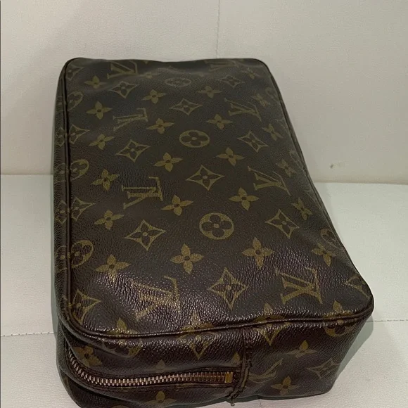 Authentic Louis Vuitton Monogram Compeigne Bag - Picture 6 of 12